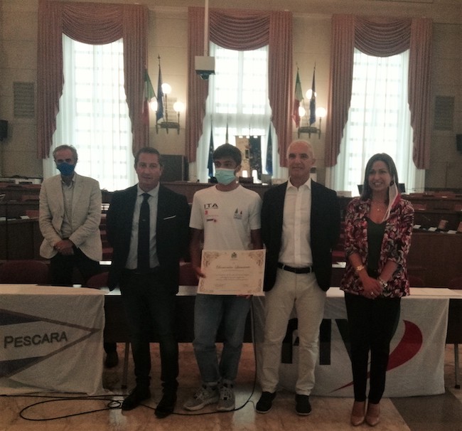 Lorenzo Lamante Premiato Dal Sindaco Di Pescara Masci