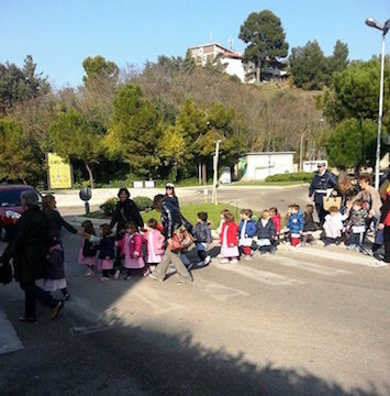 Foto 2 Vigili e bambini scuole