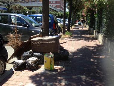 Pescara rifiuti in via Rieti