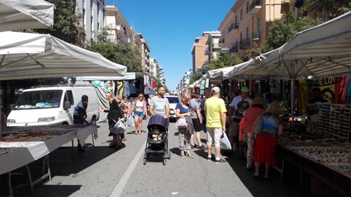 Foto corso Vittorio Emanuele con le auto3 copy