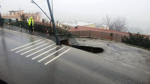 Chieti smottamento carreggiata in via Olivieri