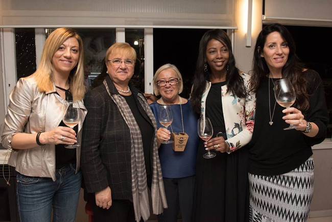 Delegazione Abruzzo_da sx_Elisa Mucci,Lidia Bastianich, Cinelli Colombini,delegata Abruzzo Jenny Viant Gomez, Valentina Cornacchia