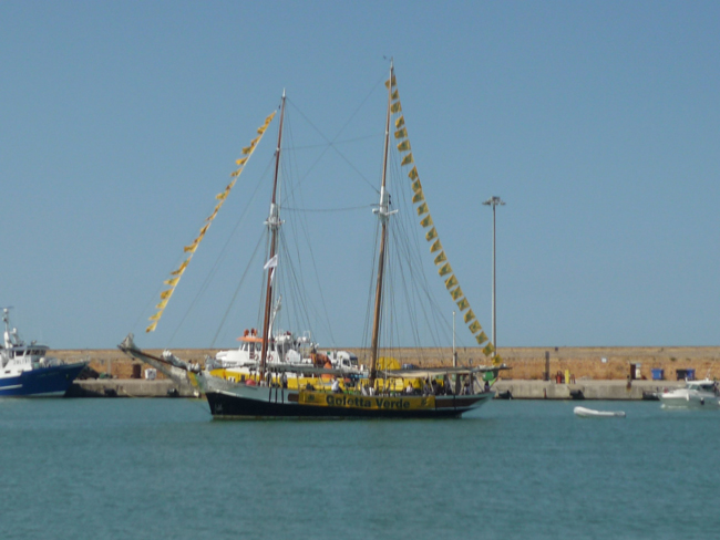 goletta verde nel porto di Giulianova