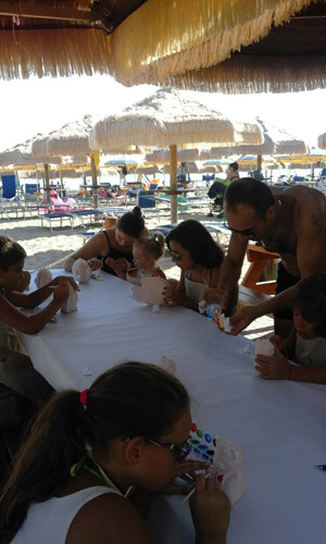 Decora per un amico in riva al mare