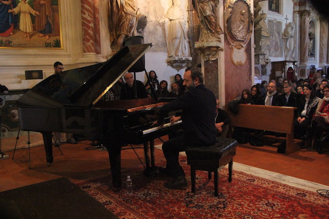 Cesare Picco al pianoforte