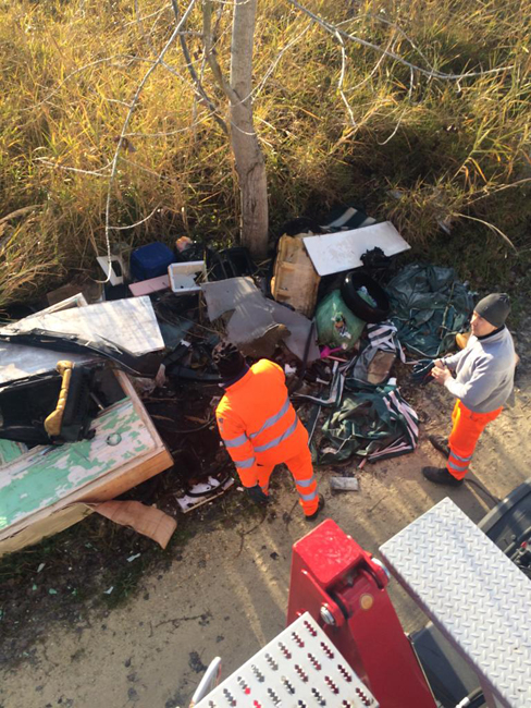 Montesilvano, rifiuti abbandonati: pulizia straordinaria sul lungofiume Saline