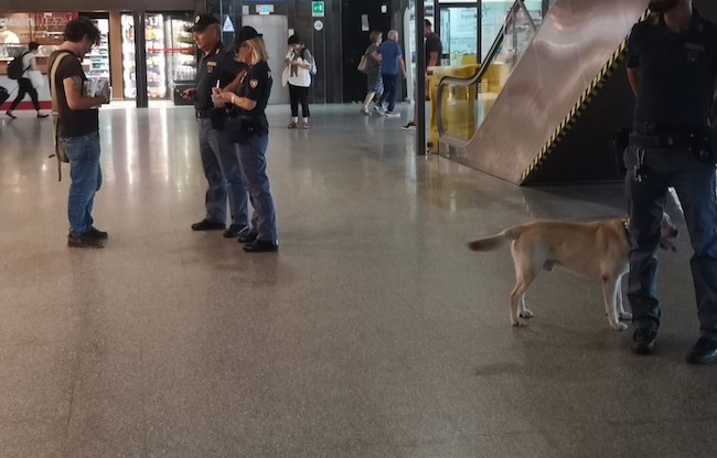 controlli polizia ferroviaria stazione Pescara