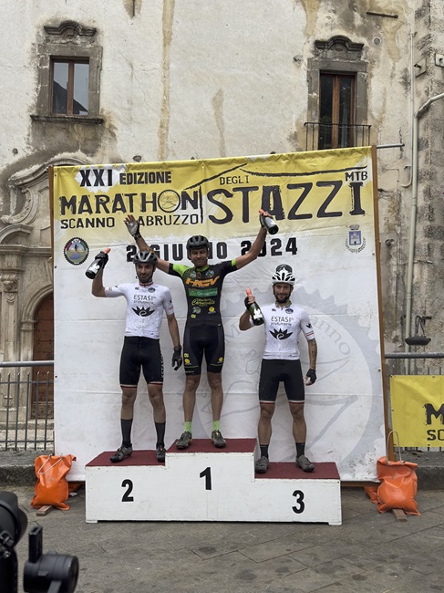 Podio 42 km marathon degli stazzi