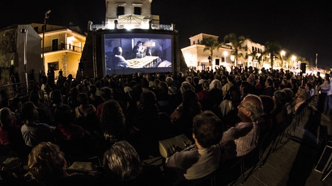 Foto cerimonia di premiazione Concorso poesia Mediterranea 2