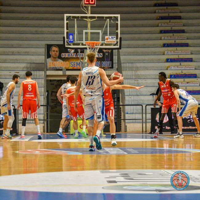 roseto basket vs teramo 9 novembre 2024