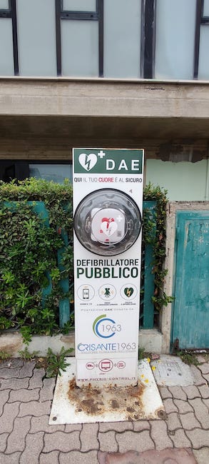 defibrillatore roseto