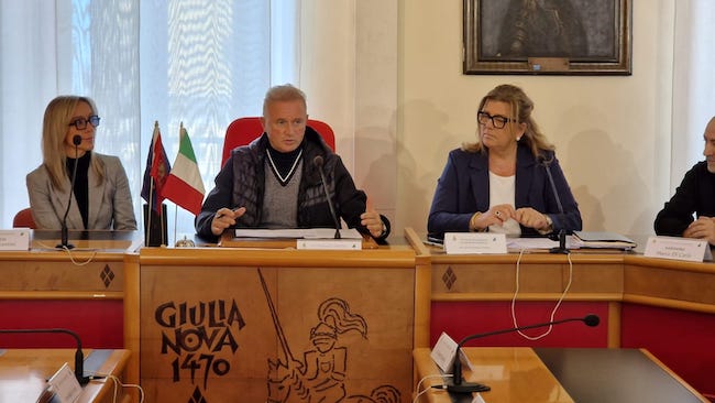 presentazione eventi natalizi giulianova 2024