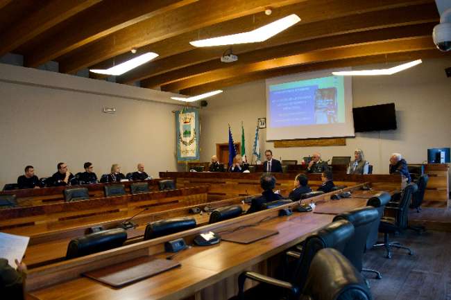 conferenza attività polizia roseto