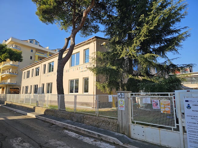 scuola primaria d'annunzio roseto